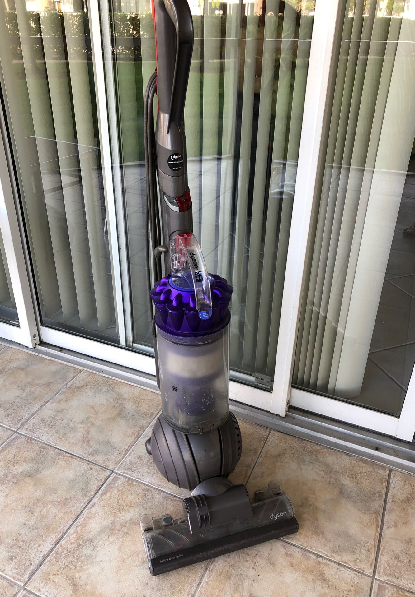 Vacuum Dyson Perfect condition was $400 new