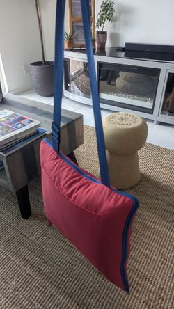 RED Beach blanket for the ground Super easy to set up and take down, and very practical it takes up no space. Ideal for the beach Cobija manta playera