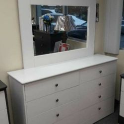 Dresser With Mirror New $359