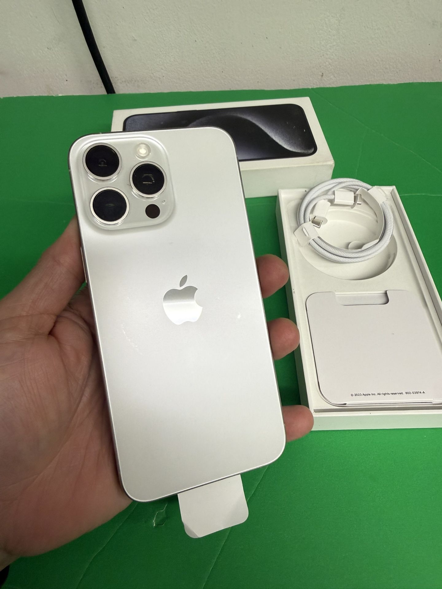 iPhone 15 Pro Max 256gb Factory Unlocked / Liberado Para Cualquier Companias