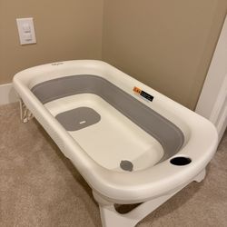 Baby bath tub