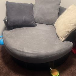 Oversized Swivel Round Chair