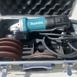 Makita Angle Grinder - 7.5 Amp Corded 4-1/2 In. Paddle Switch