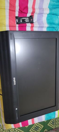 26 Inch Sanyo LCD TV With Mount