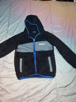 Eddie Bauer Fleece Kids XS 5/6 Full Zip. Fleece is a lil matted especially on sleeves. A lil dirty see pics