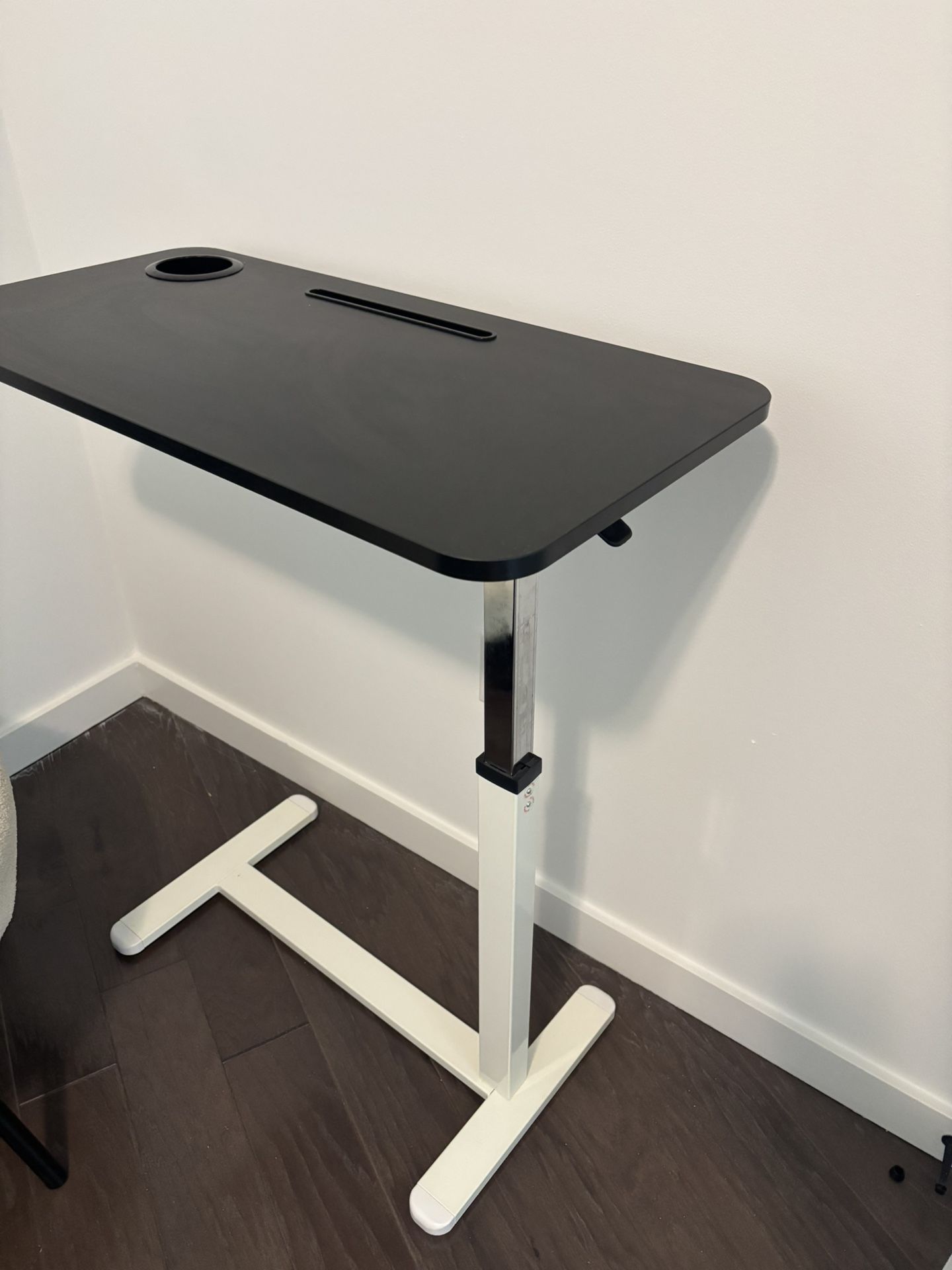Adjustable , Mobile Desk (NEED GONE BY (1/22/26)