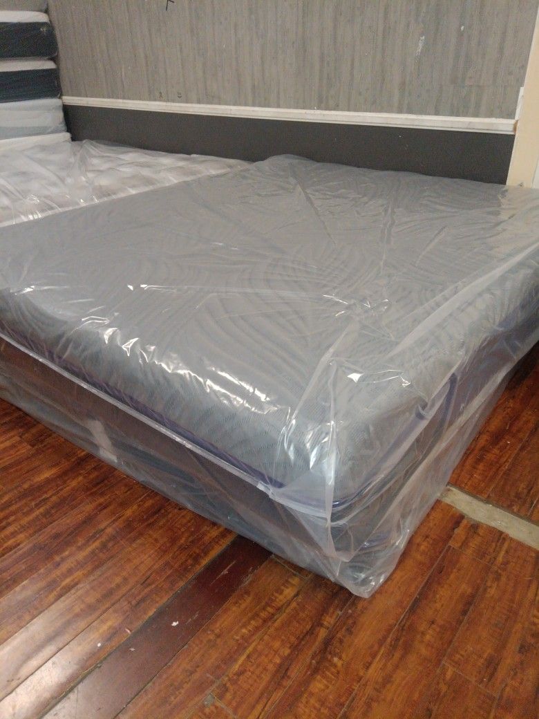 ππΎπ€π€π€ $249 California King Memory Foam Mattress With Removable Zipper Cover $249 ππΎπ€π€π€