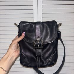 Authentic Coach Vintage Crossbody - Black