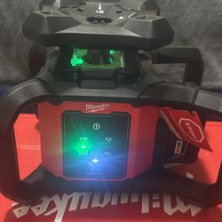 Milwaukee M18 Rotary Laser Green Lines.