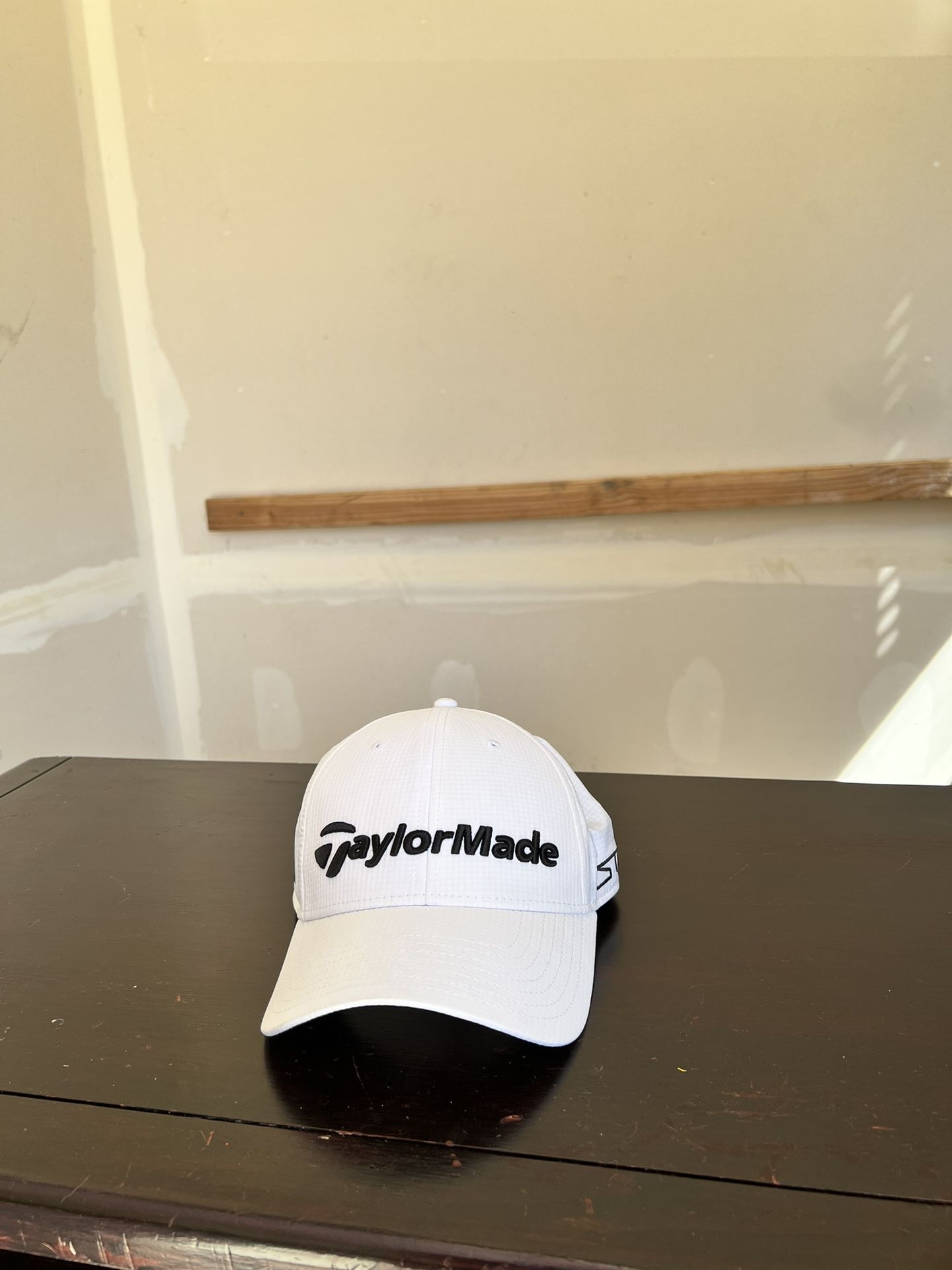 TaylorMade Tour Radar Golf Cap in white.  Used