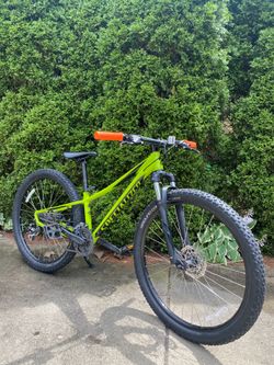 Specialized Pitch Mountain Bike Bicycle Disc Brakes Size XS 27.5” Tires