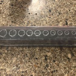 Snap on 12 Piece metric Flank Drive Xtra Semi-deep Socket set