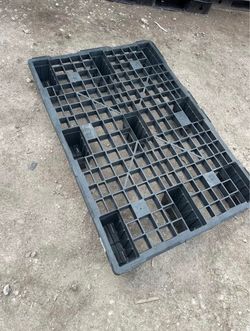 Plastic Nestable Pallets 47x31