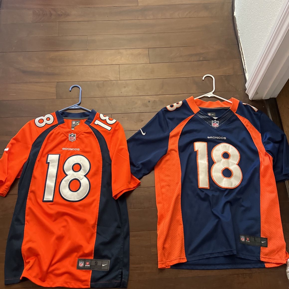 Peyton Manning Nike On Field Broncos NFL Jersey Youth Small for Sale in  Moreno Valley, CA - OfferUp