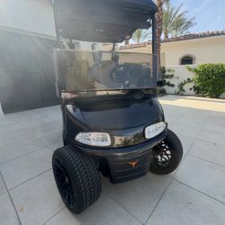 2018 E-Z-GO LITHIUM Golf Cart