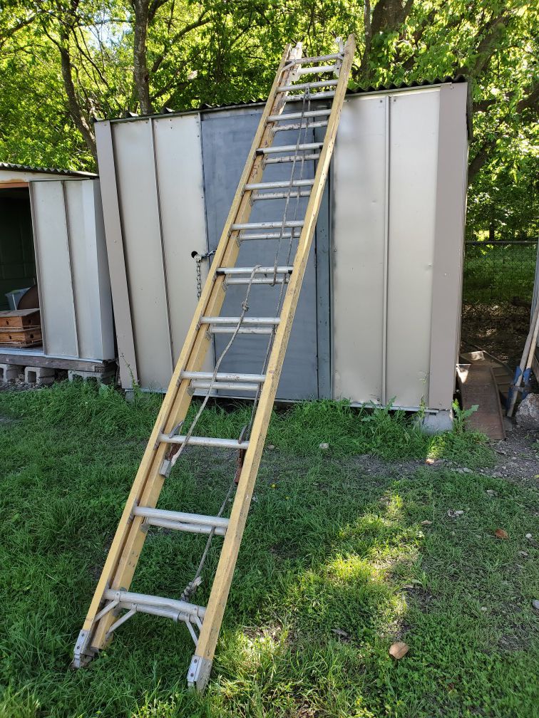 24' Fiberglass Ladder