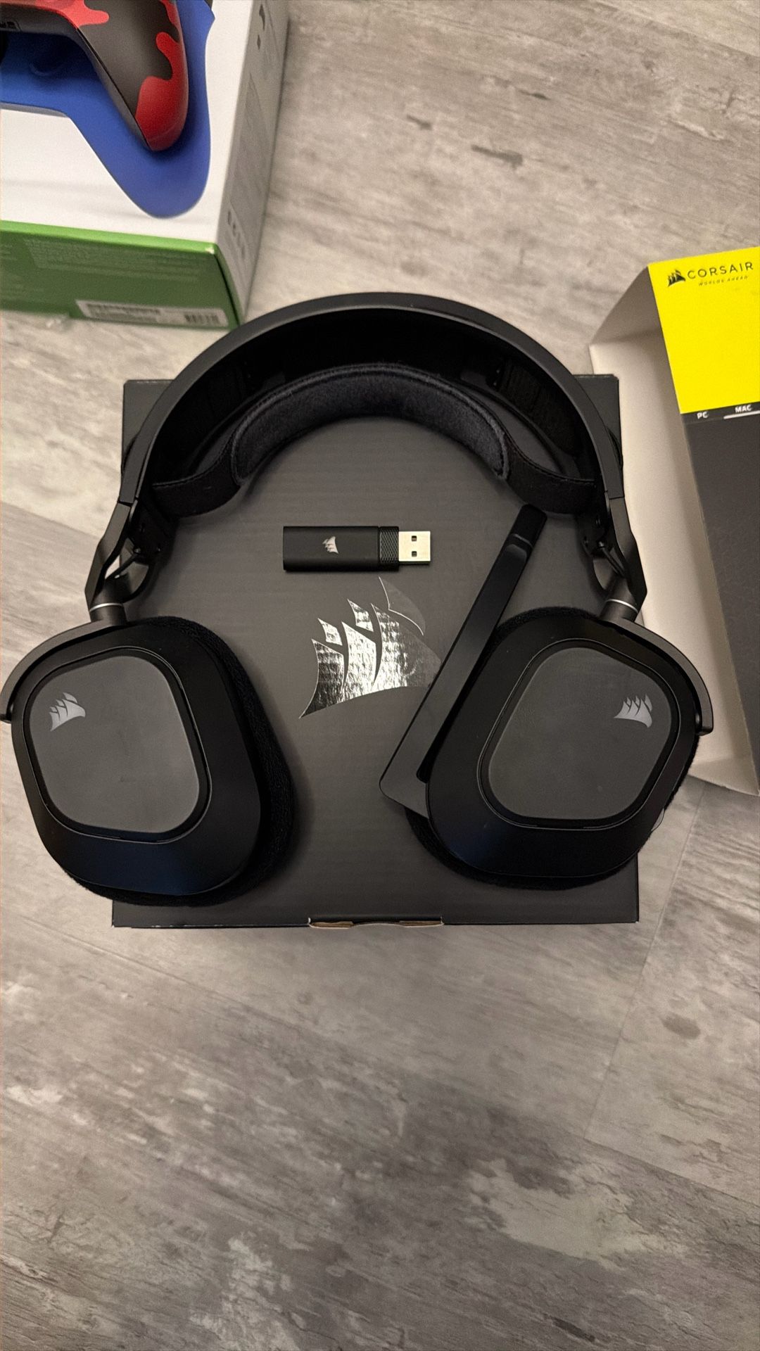 Corsair HS80 RGB Headset With Mic And Bluetooth Receiver