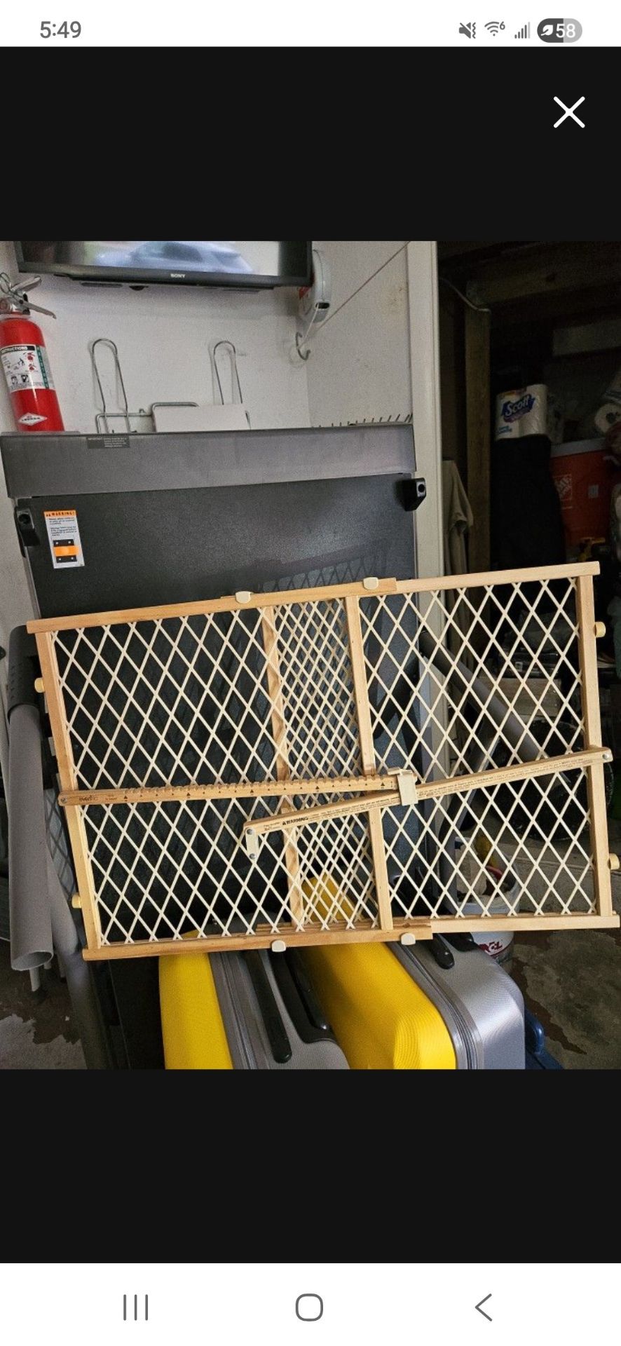 Baby or pet gate