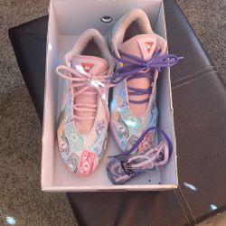 Nike LeBron Monopoly edition Size 12 Men