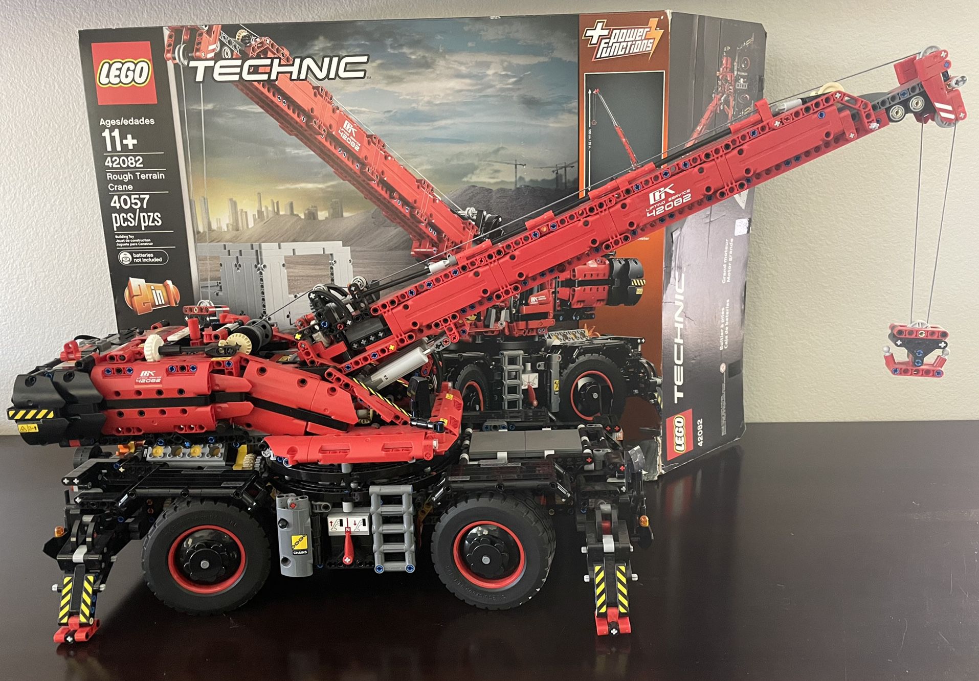 LEGO 42082 Rough Terrain Crane