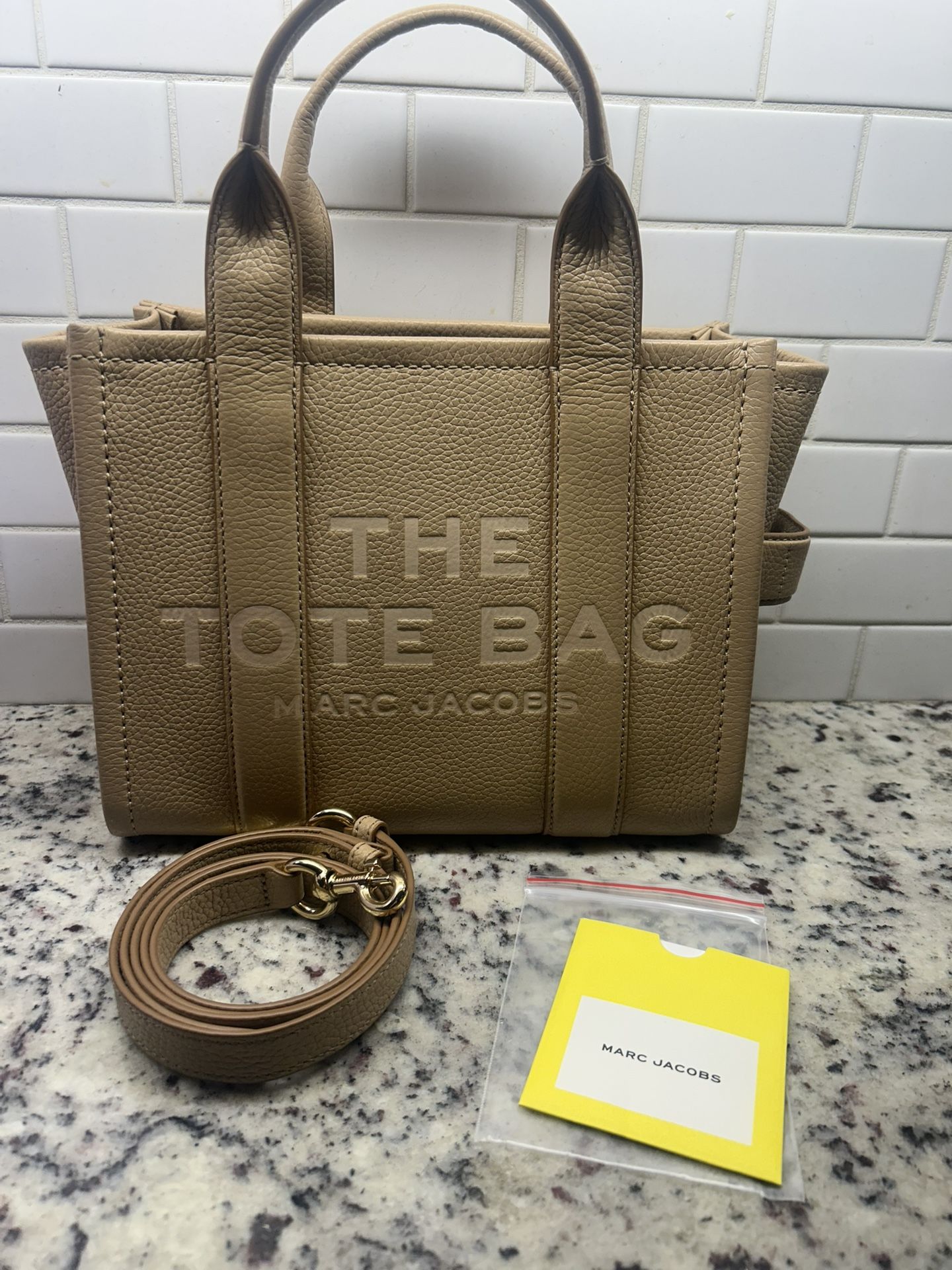marc jacobs’s the tote bag