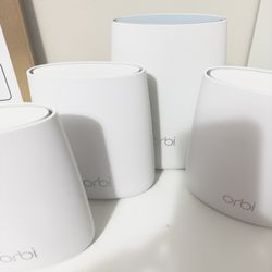 Netgear Orbi Router RBR40 with 3 Satellites