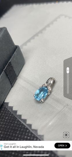 10k White Gold Gem Pendant