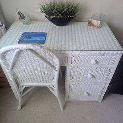 White Wicker Desk With Chair 