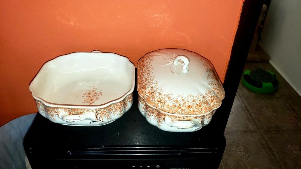 Set Of 2 T&R Boote Campania Waterloo Potteries England Covered Casserole Servers Dated 1850
