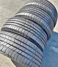 🎃 225 65 17 Michelin tires Con 80% de Vida Las 4