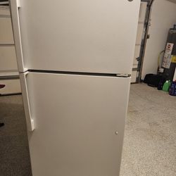 GE Refrigerator 