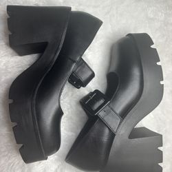 Black Platform Mary Jane Heels Size 7.5
