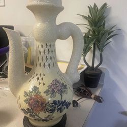 Vintage Chinese Porcelain Table Lamp