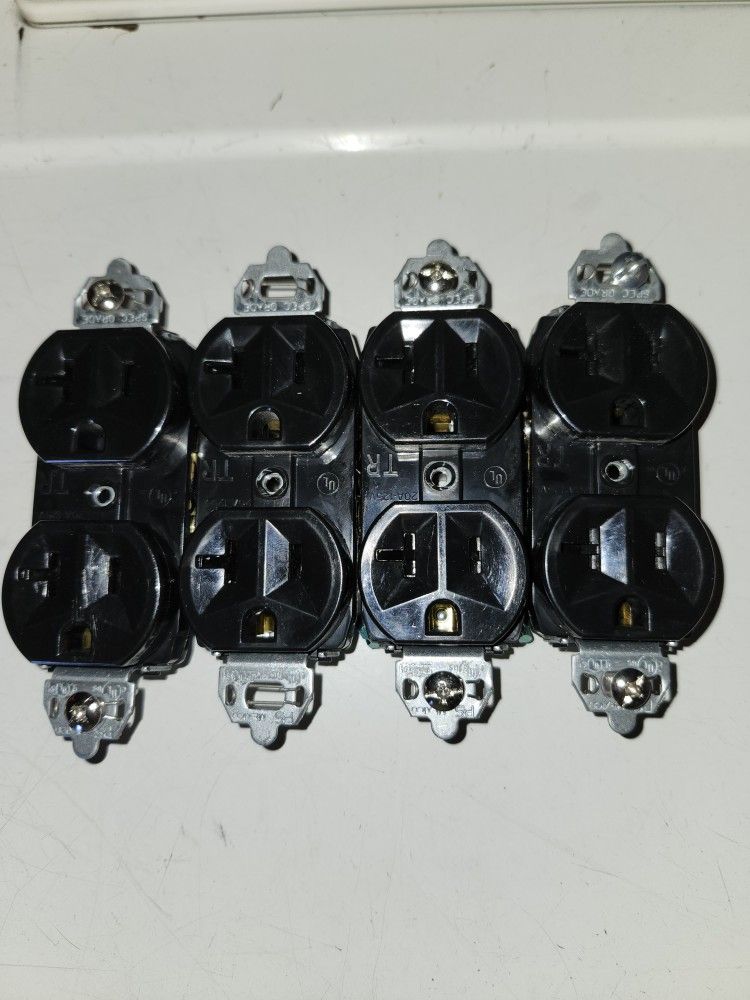 Synergistic Research Black Audiophile AC Outlet.