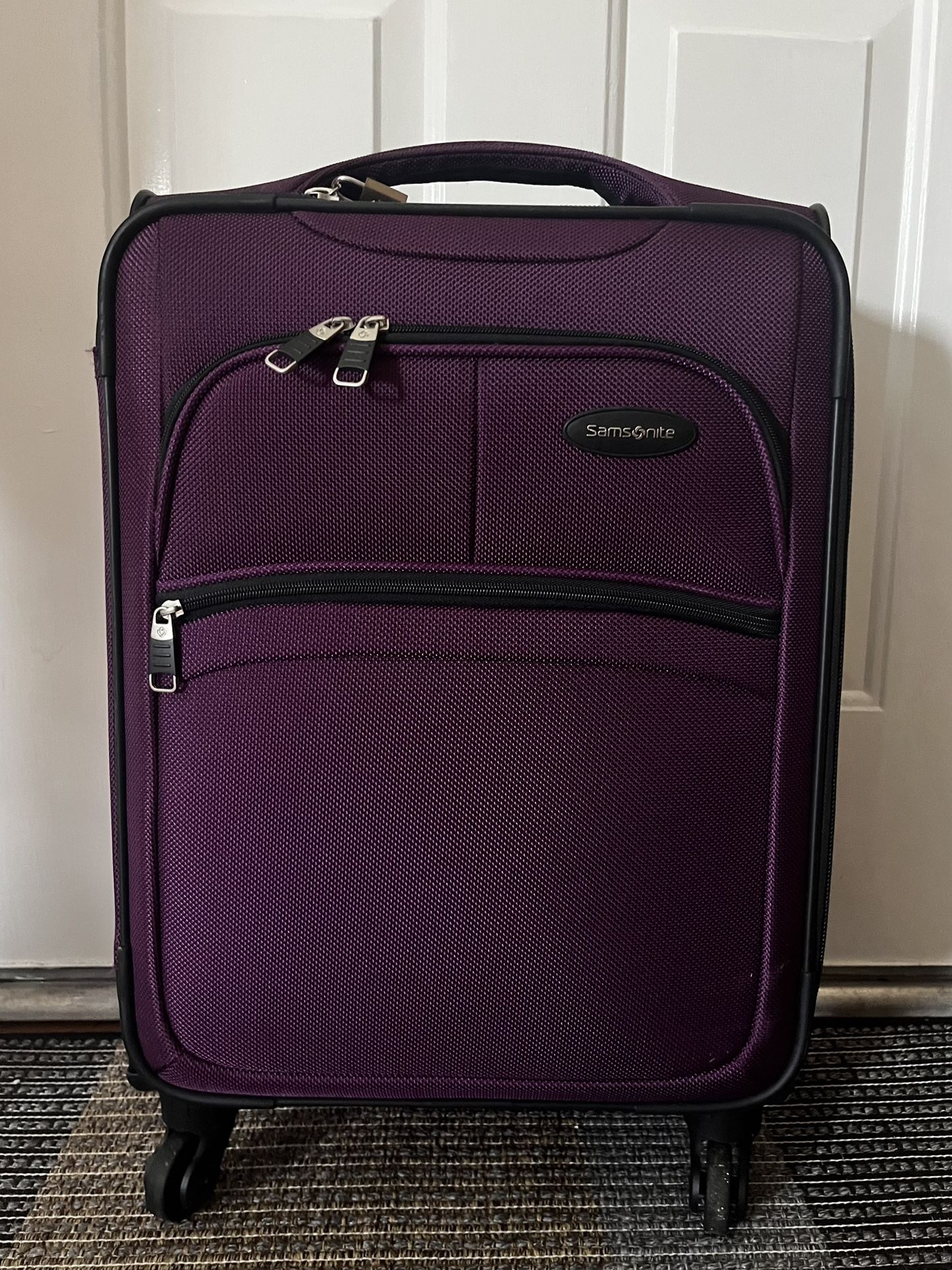 samsonite medium suitcase
