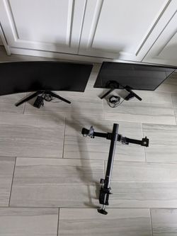 dual monitor setup with arm