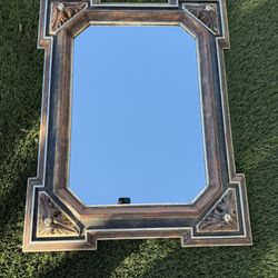 Vintage Italian Carved Wood Mirror – Classic & Elegant