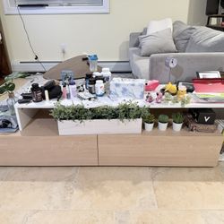 Wade Logan Caven TV Stand (Up to 80”) – Good Condition, Minor Wear