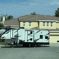 Toyhauler ✨fifth Wheel 2017 Spartan 3712-X 1 Full Bath And 1/2 Bath Restrooms $55,000 OBO!