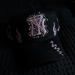 Thirty One Hats NY Pearls In Love