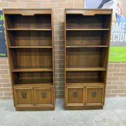 Set of 2 Bookcases with storage