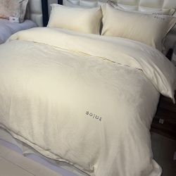 Pima Cotton Duvet Cover Set – 4 Pieces with BOJUE Print
