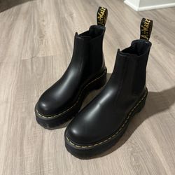 Brand New Never Worn Smooth Leather Platform Chelsea Boots Doc Martens