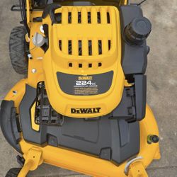 DEWALT lawnmower working good no bag