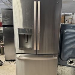 GE REFRIGERATOR 
