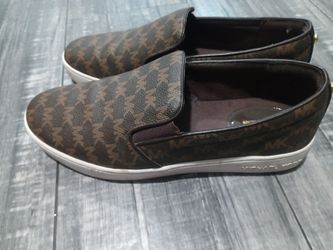 MK women shoes size 10