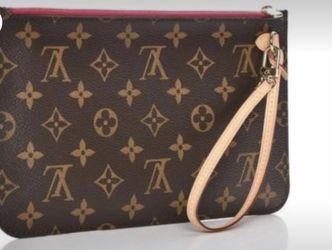 Wristlets or cosmetic bag