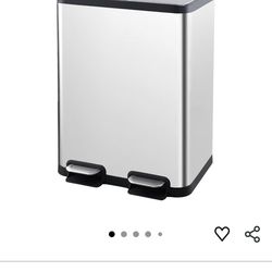 Kitchen dual compartment trash can