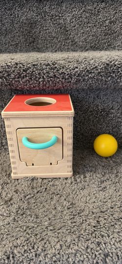 Lovevery Hide & Find Drop Box with Ball