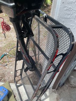 hitch-mounted cargo carrier